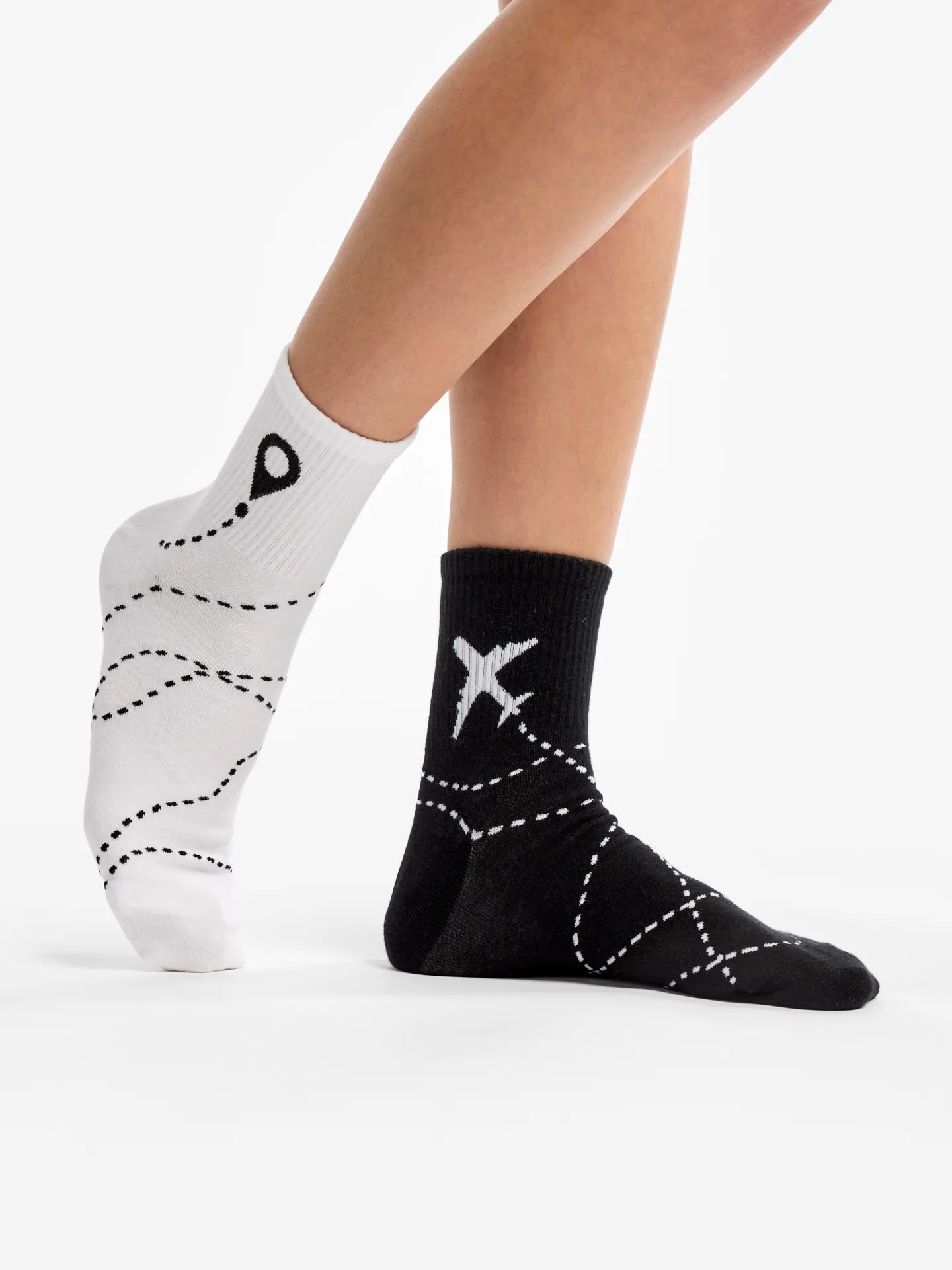 crew-socks-plane-route-02-a9/a9a406a4277668a128068a74328896685c73f3d4