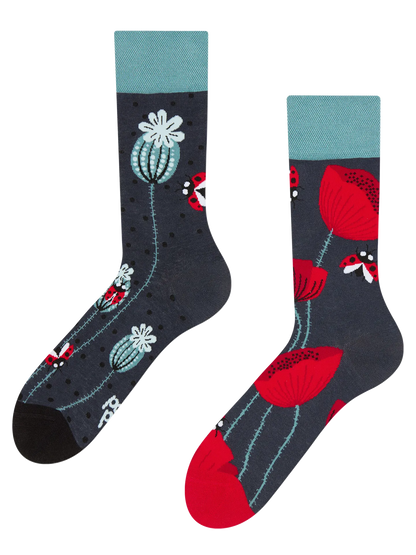 regular-socks-ladybugs-poppy-flowers-02-d1/d1f529ef6a1443fd805a84be3418b531e6bfb130