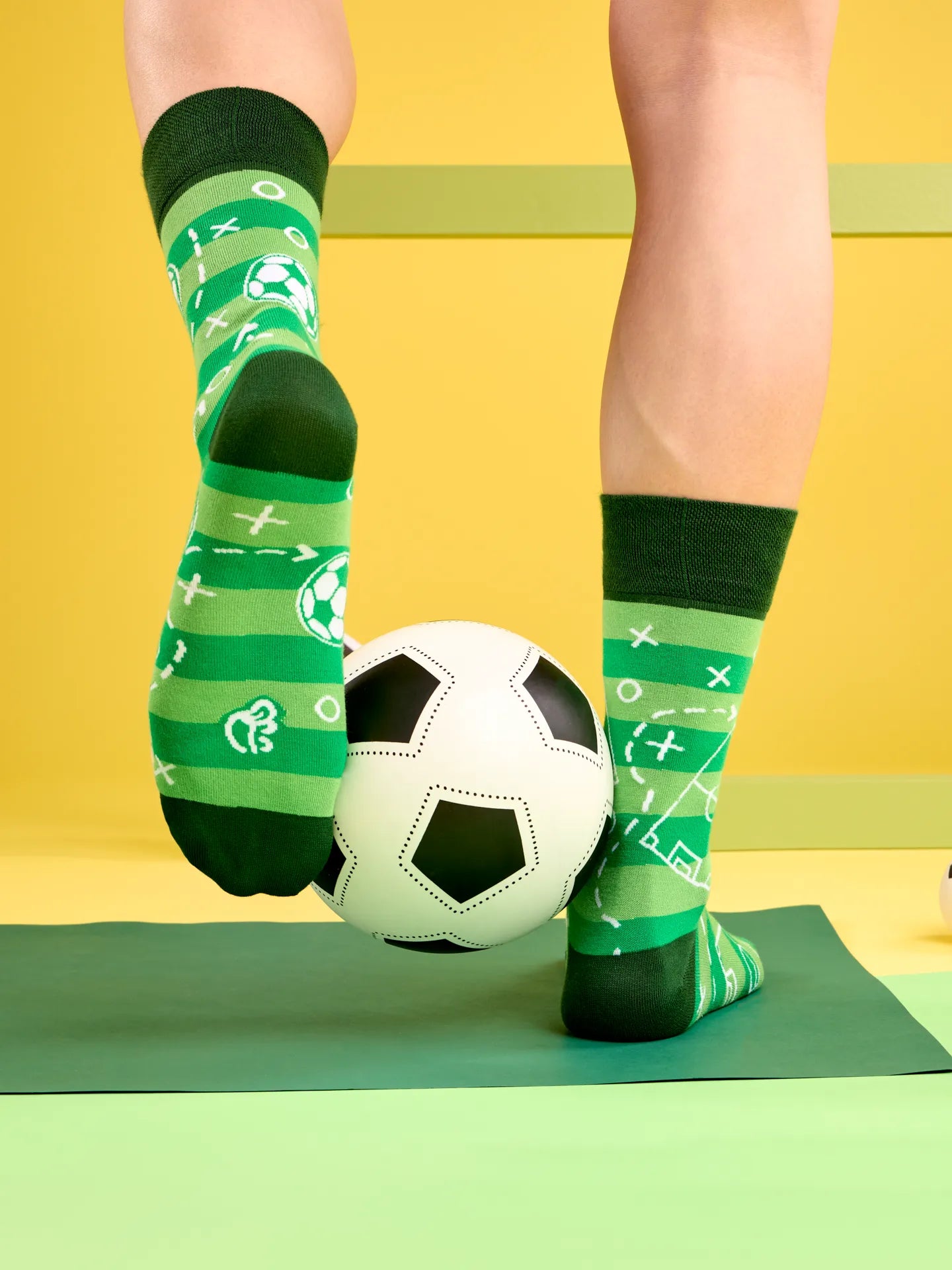 bamboo-regular-socks-football-pitch-okt-35/356cb3256510e5c452df3e9df81ca49fa493121e