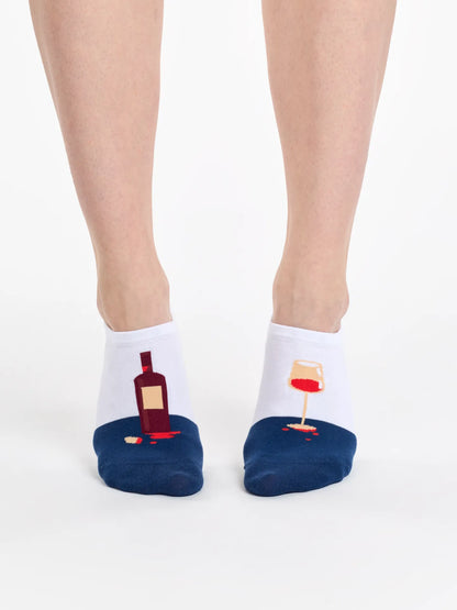 sneaker-socks-bottle-of-wine-27/274eeed56487fecb5f97c09899e492a94f678ba2