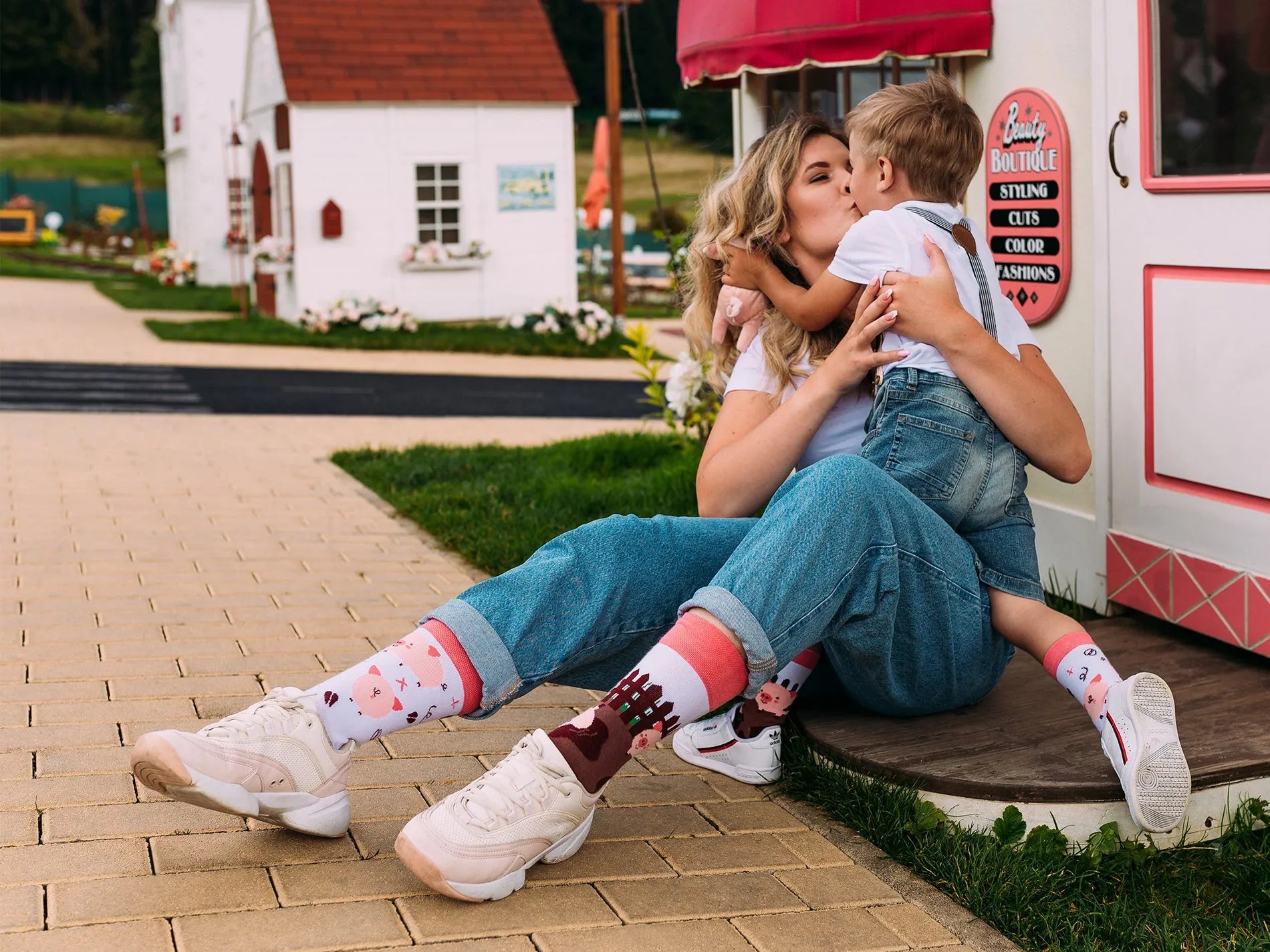 regular-socks-happy-pigs-30/30bfa9115dde7f6cae41245caa8458eb5e04a36a