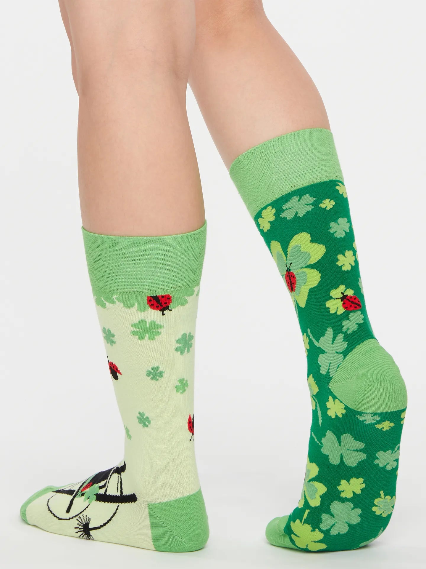 regular-socks-four-leaf-clover-for-luck-02-5d/5dd1e88bf0c9edf8620c9f19dbea25abc095bbef