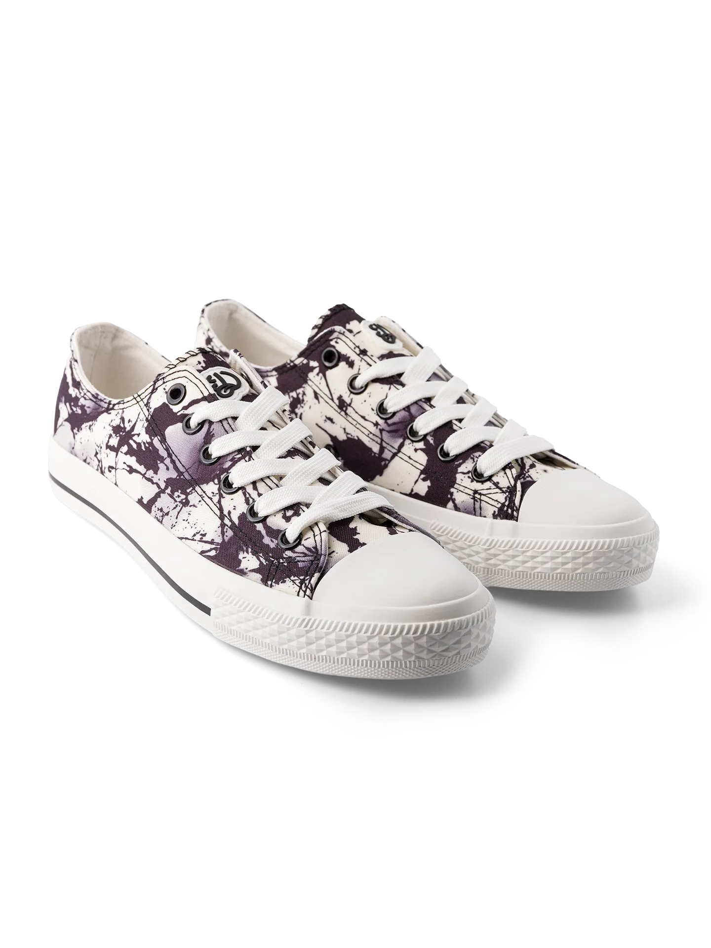 canvas-shoes-black-white-stains-51/515ad659b16a07586cc6c5c7f4bcac16d2d976c2