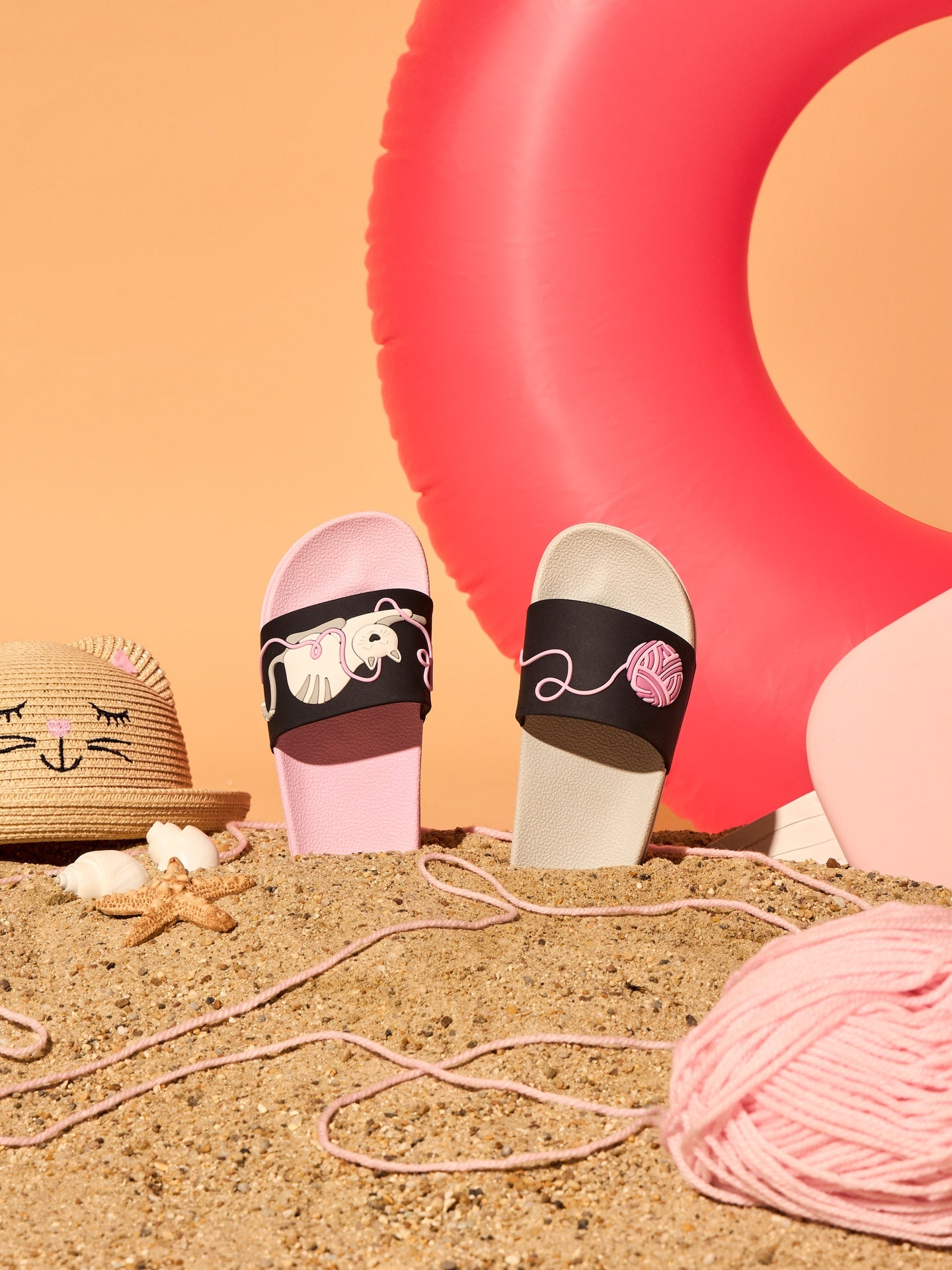 kids-slides-cat-ball-02-5c/5ccf8213b0e6c8d6b408f90373f3ddef91b8f404
