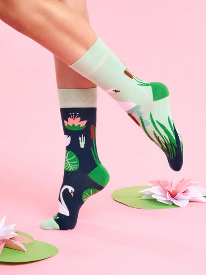 regular-socks-white-swan-69/6920bb7af4f78c3a5444b757b4161cd934312643