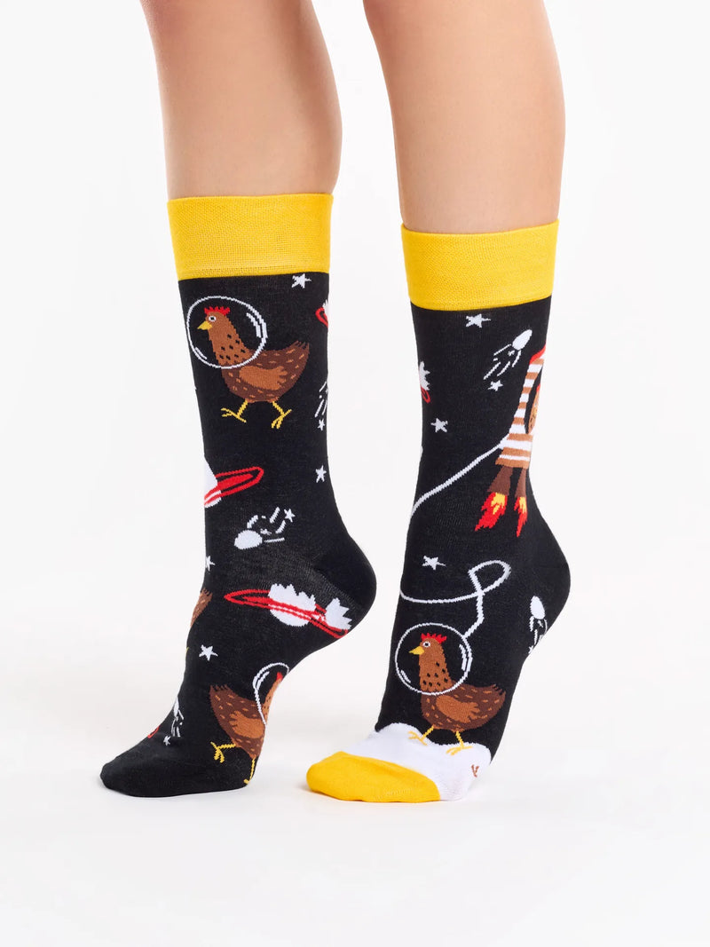 regular-socks-hen-astronaut-02-6e/6e387f903317b2321fe01057ac25ea844778da8f