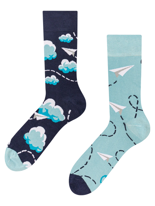 bamboo-regular-socks-paper-planes-clouds-okt-1-7b/7bab7de6cc9e1db9d0ed484c46ab56f82c94c340
