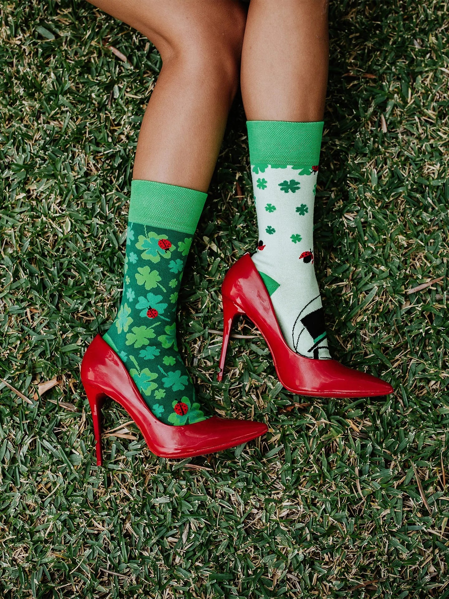 regular-socks-four-leaf-clover-for-luck-02-cf/cf3bdfaa2479cf8445f5244a4310373ffb5d7b05