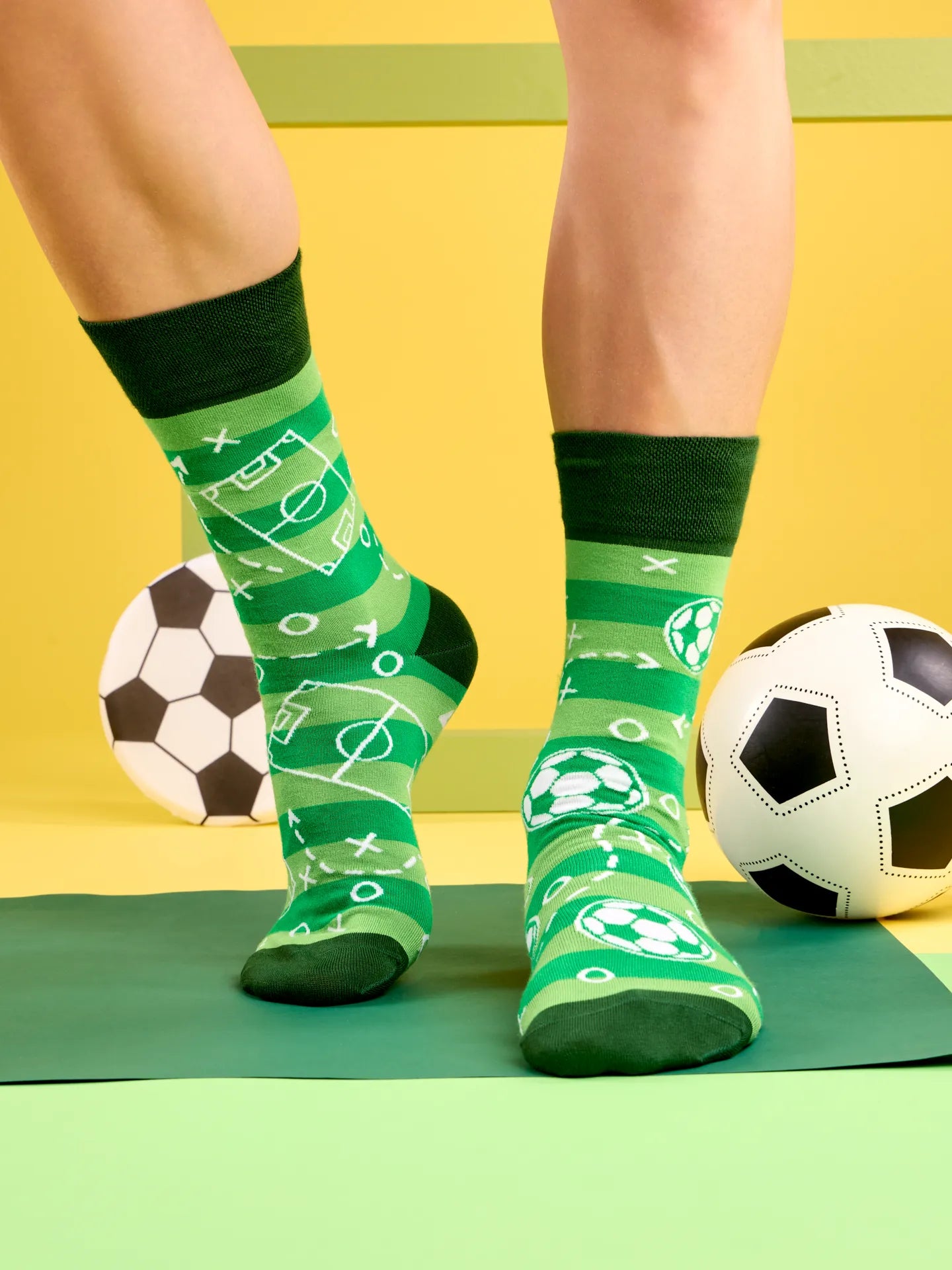 bamboo-regular-socks-football-pitch-okt-27/27515b66cb3be582231d835cae70ca4a105265c6