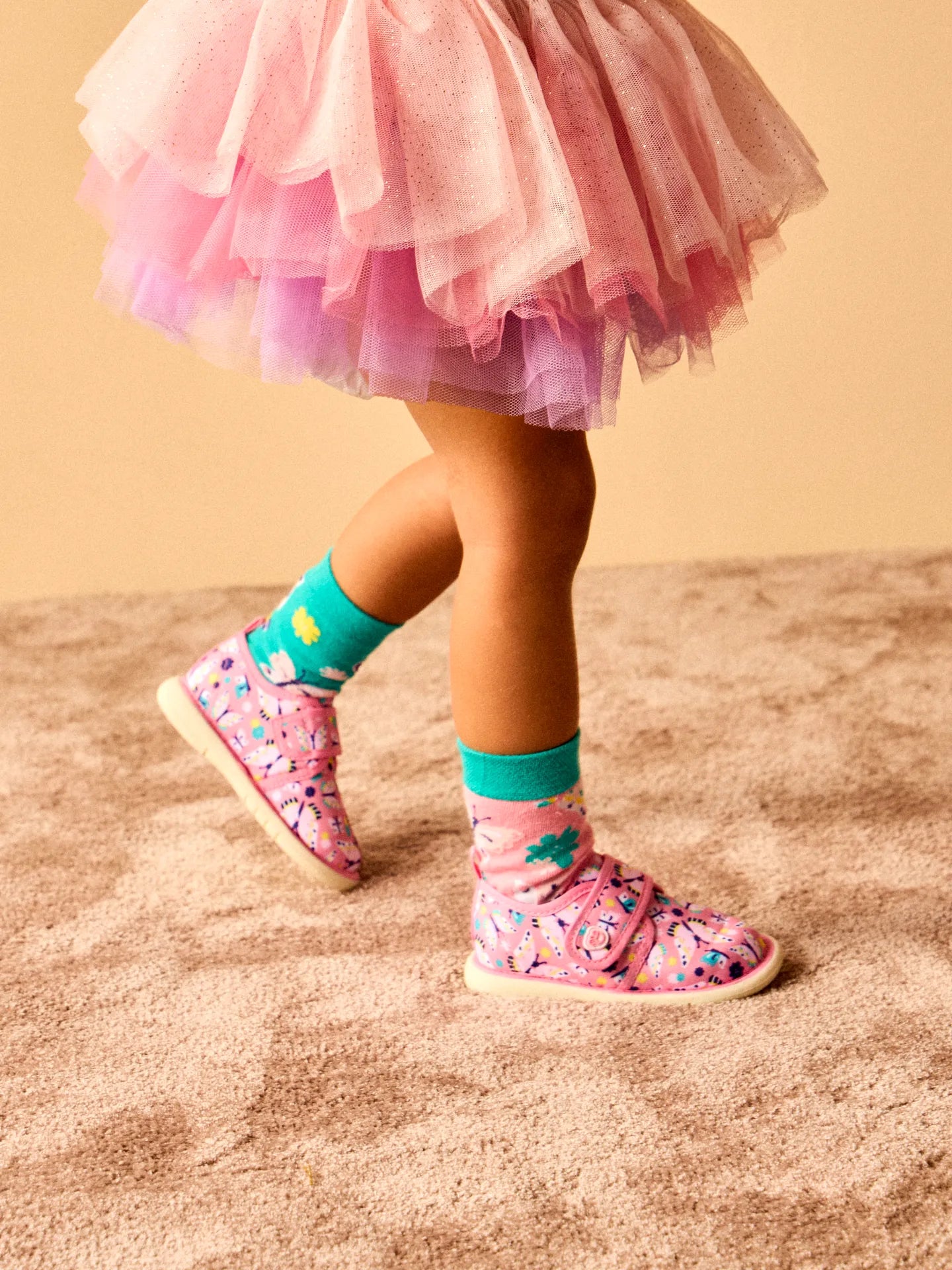 baby-slippers-sweet-butterflies-ea/eab689ba4d214056bc14638977d2c978252703ec